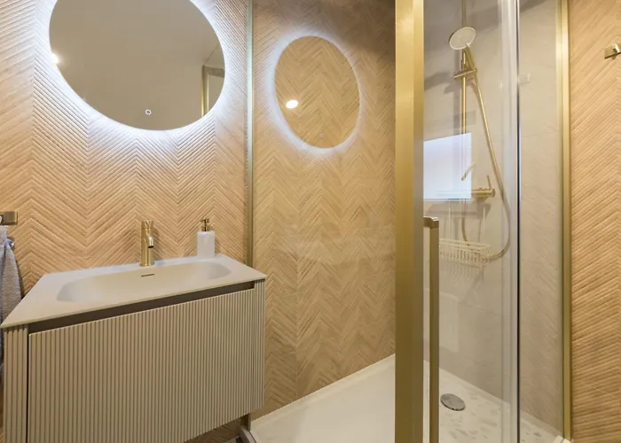 Dimora 2 Bdr With Free Private Parking Lejlighed