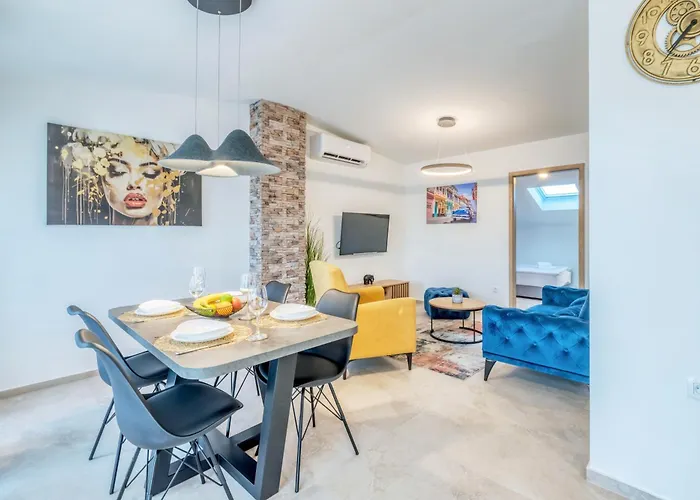 Dimora 2 Bdr With Free Private Parking דירה