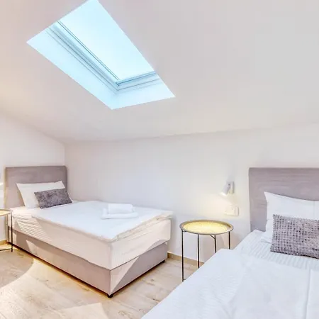 Appartement Dimora 2 Bdr With Free Private Parking *