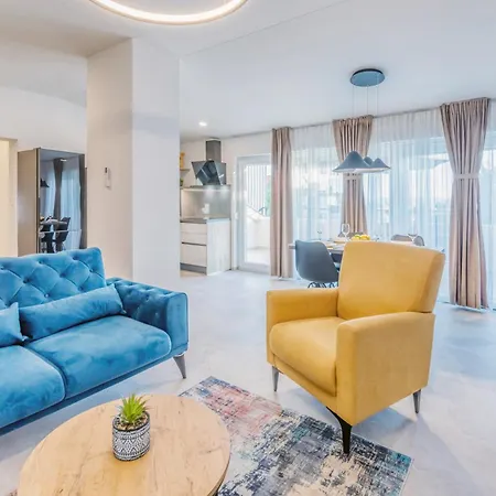 Dimora 2 Bdr With Free Private Parking *